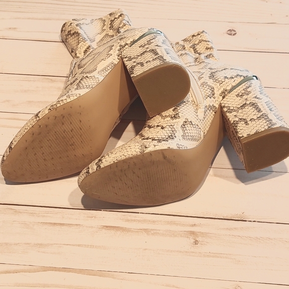 Snakeskin Print Boot - Picture 4 of 8